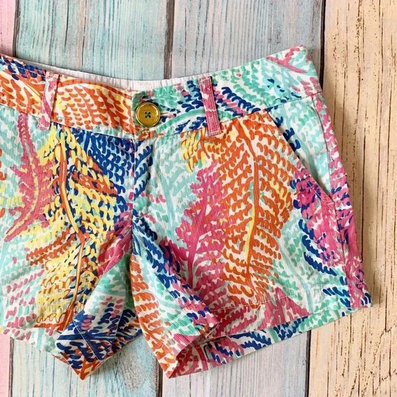 Lilly Pulitzer the Callahan shorts - Picture 4 of 11